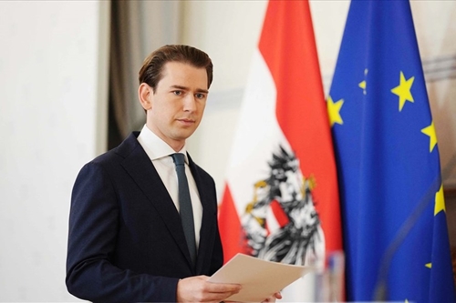 Thủ tướng Áo từ chức sau cáo buộc tham nhũng